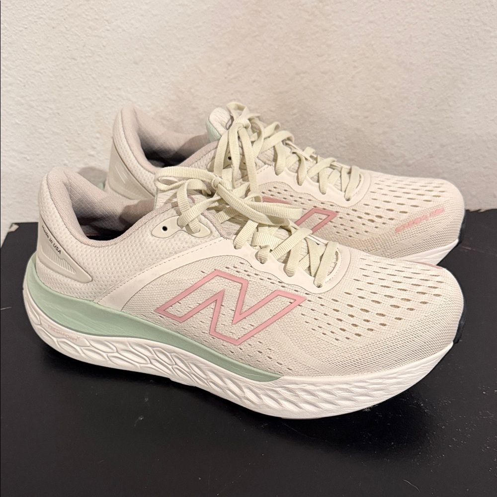 New Balance Women's Beige and Pink Sneakers - Picture 2 of 7
